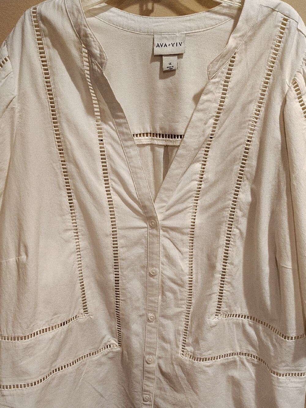 Ava & Viv Plus Sz 1X White Eyelet 3/4 Balloon Sleeves Button-Front Blouse WM - Picture 8 of 9